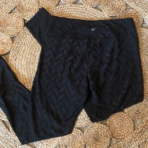 Chevron pattern leggings